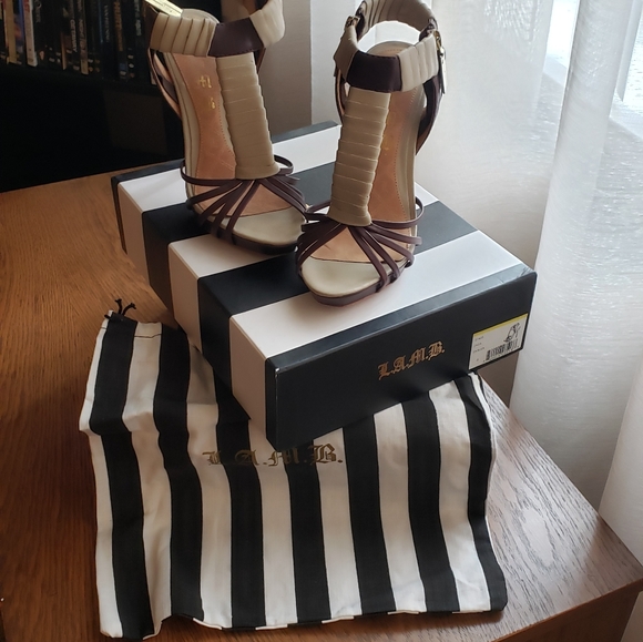 Heels - Picture 1 of 2